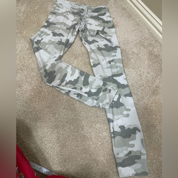 Michael Lauren Pants - Michael Lauren green camo light weight joggers size XS